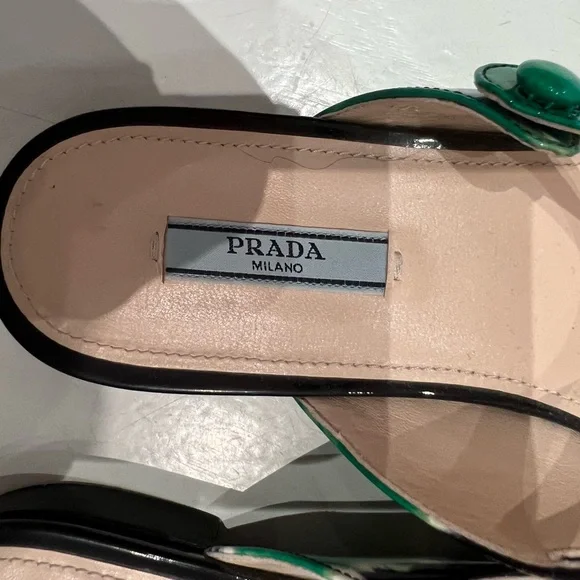 Prada flats - Picture 2 of 4